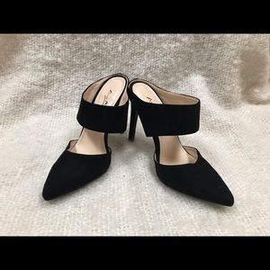 NWOT black double strapped Faux suede mules
